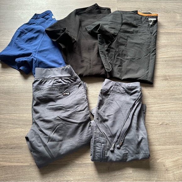 scrub lot/set - Picture 1 of 10